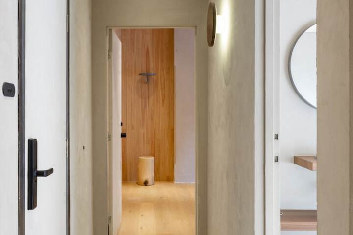 Room 8 of 34