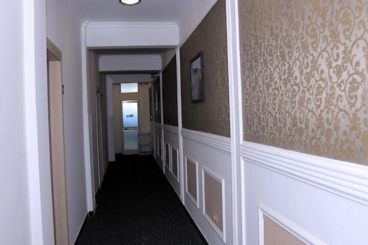 Ballroom/Hall 39 of 41