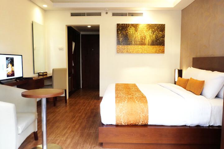 Room 17 of 35
