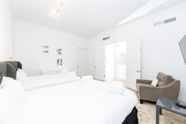 Room 105 of 153