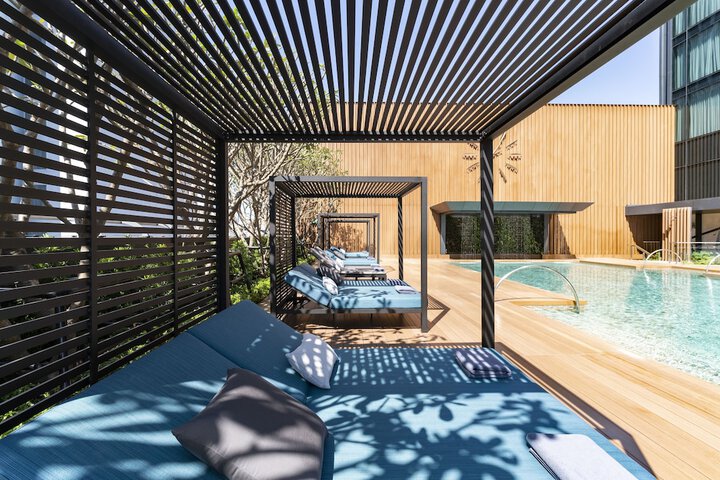 Pool 40 of 110