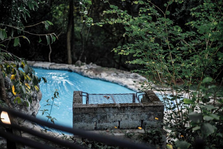 Pool 33 of 70