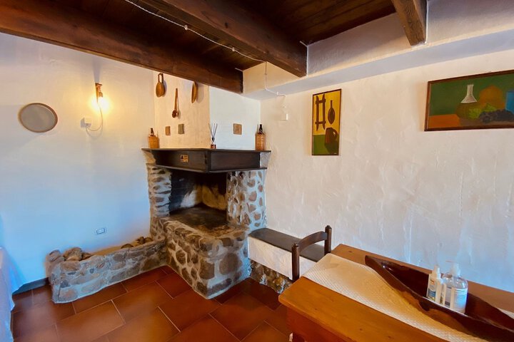 Room 4 of 28