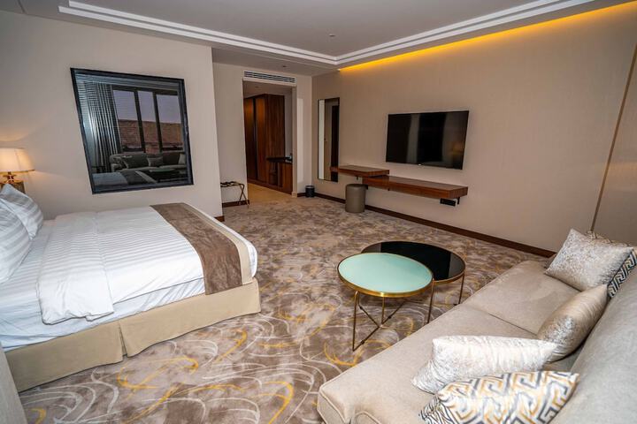 Room 13 of 24