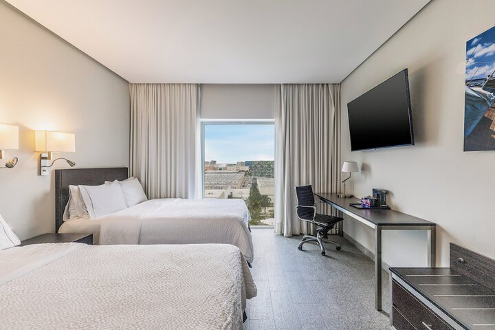 Room 32 of 78