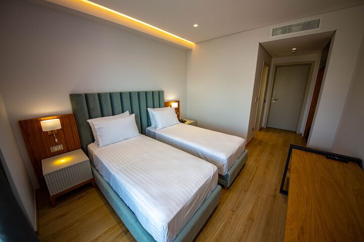 Room 17 of 47