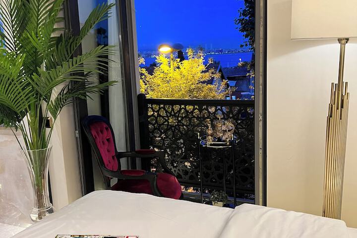 Room 7 of 45
