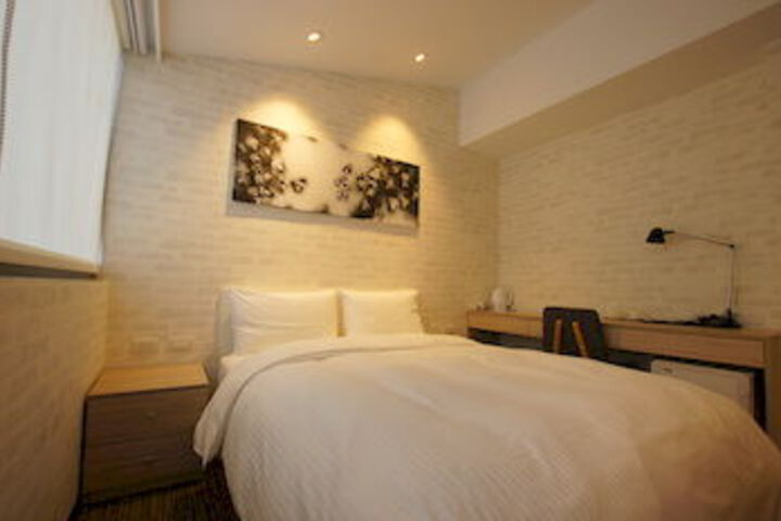 Room 25 of 65