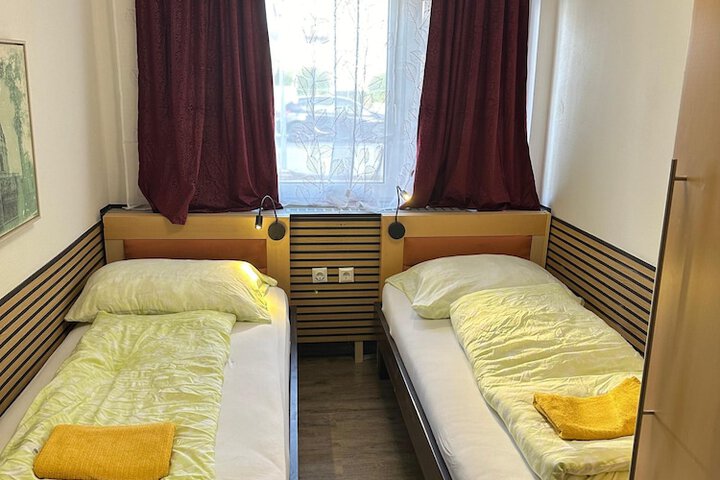 Room 16 of 25