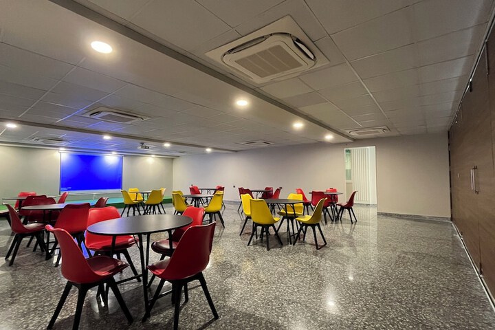 Room 4 of 6