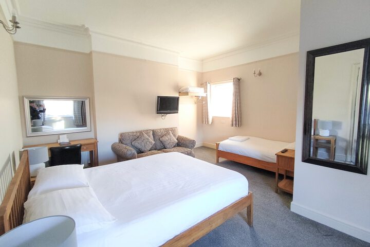 Room 5 of 40