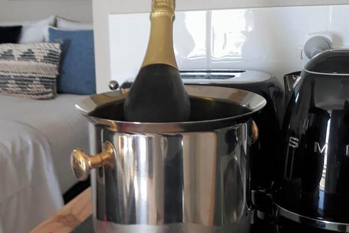 Champagne service