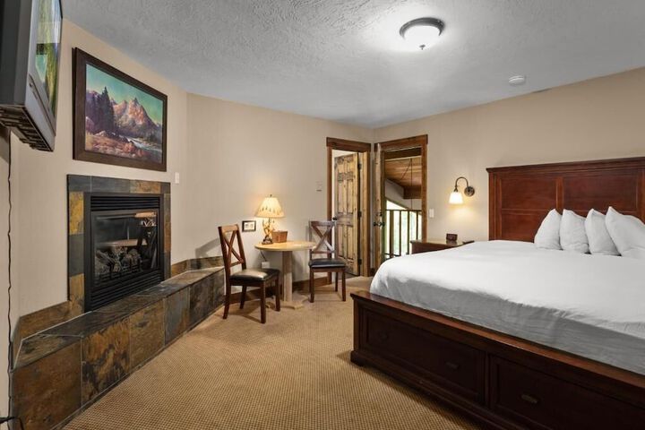 Room 16 of 46