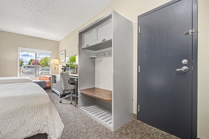 Room 92 of 236