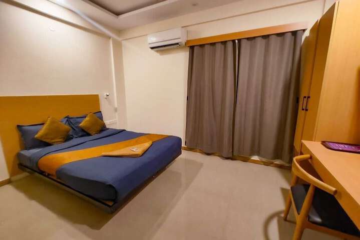 Room 7 of 17
