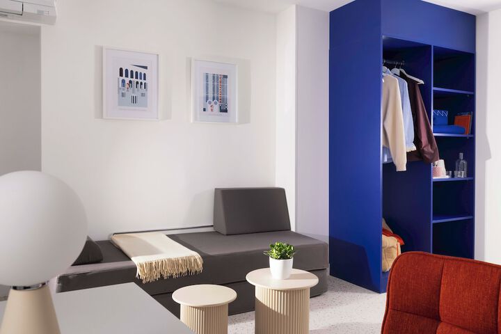 Room 17 of 39