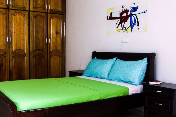 Room 7 of 13