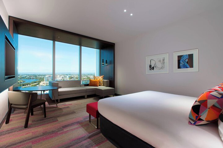 Room 34 of 115
