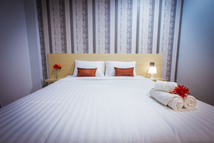 Room 32 of 83