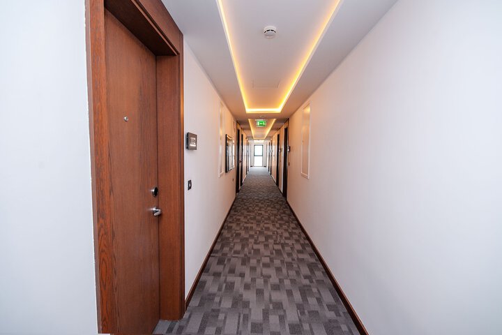 Ballroom/Hall 109 of 158