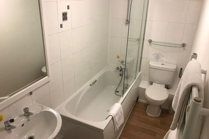 Room 15 of 52