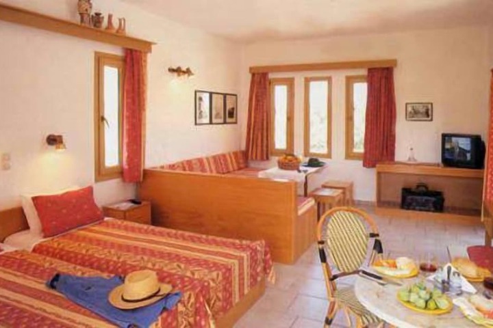 Room 4 of 33