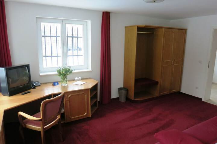 Room 15 of 35