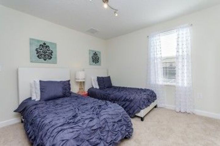 Room 9 of 27