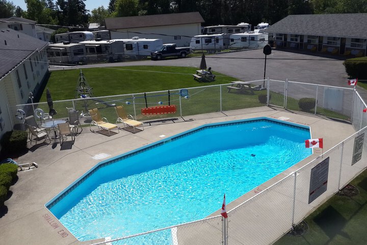 Pool 44 of 62