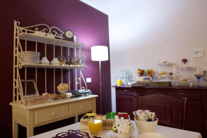 Lounge 34 of 41