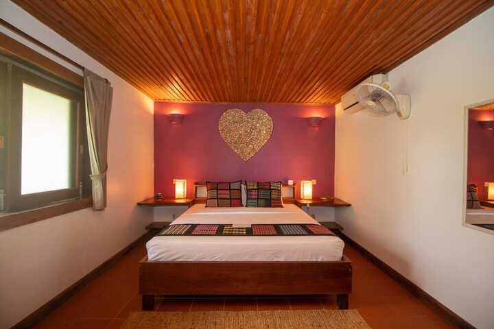 Room 15 of 117