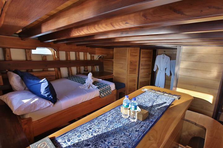 Room 4 of 18