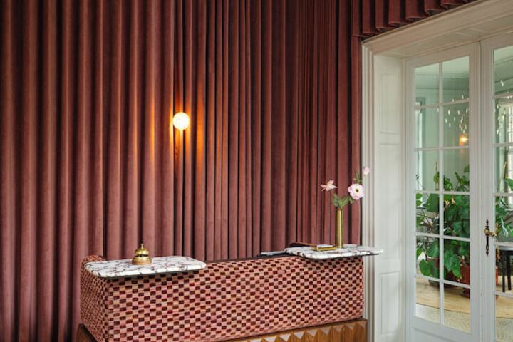 Hotel 2 of 252