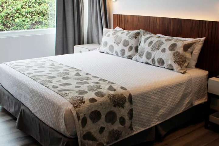 Room 3 of 27