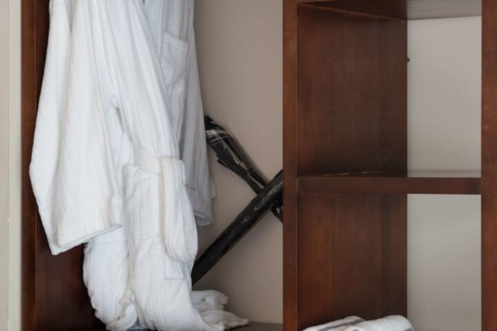 Room 122 of 148