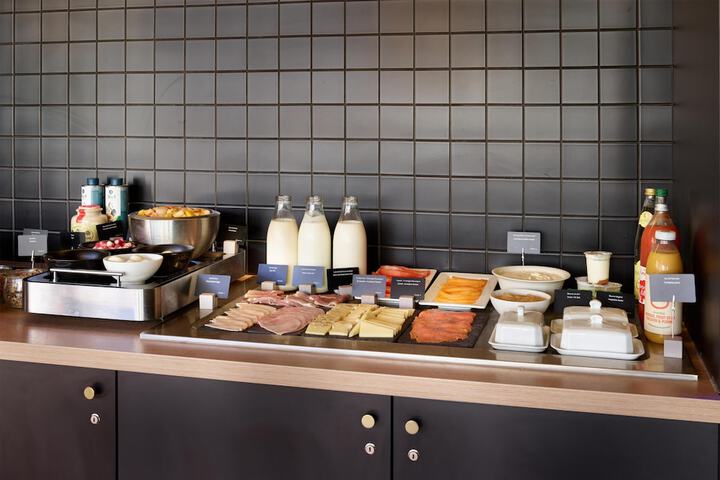 Breakfast/Coffee Service 56 of 105
