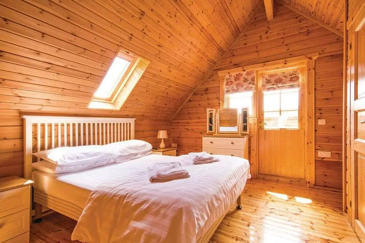 Room 3 of 12