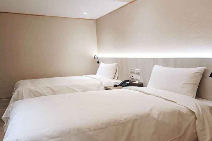 Room 7 of 37