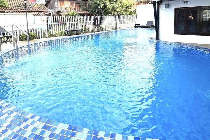 Pool 100 of 155