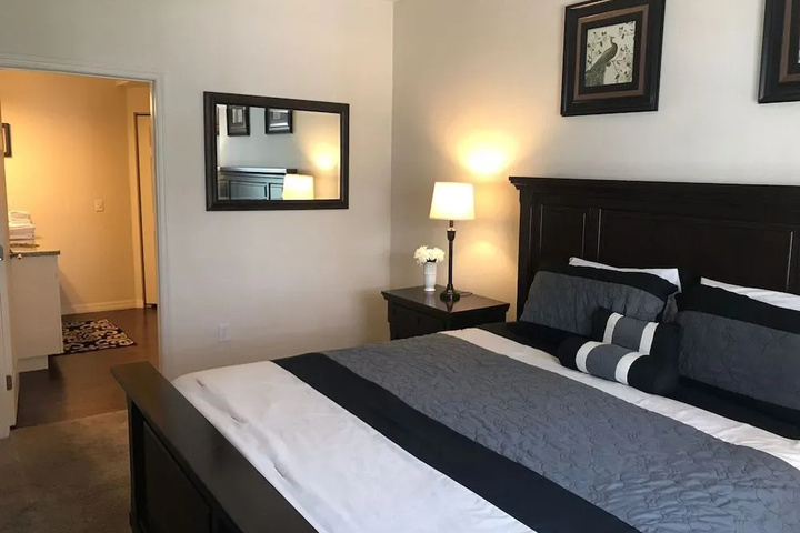 Room 3 of 20