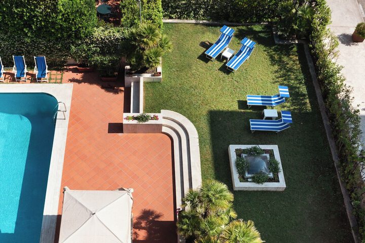 Pool 72 of 106