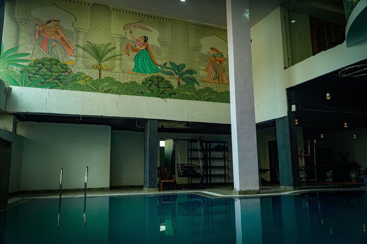 Pool 40 of 54