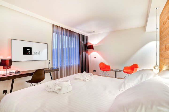 Room 7 of 50
