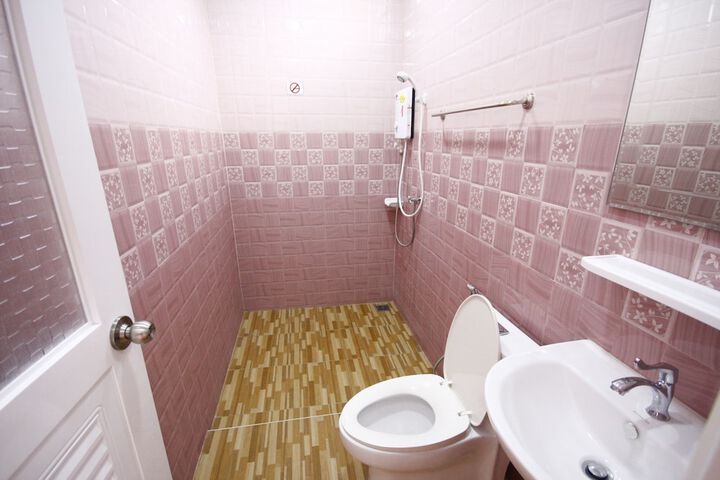 Room 24 of 42