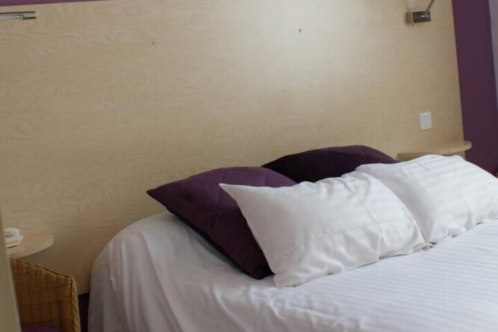 Room 14 of 25