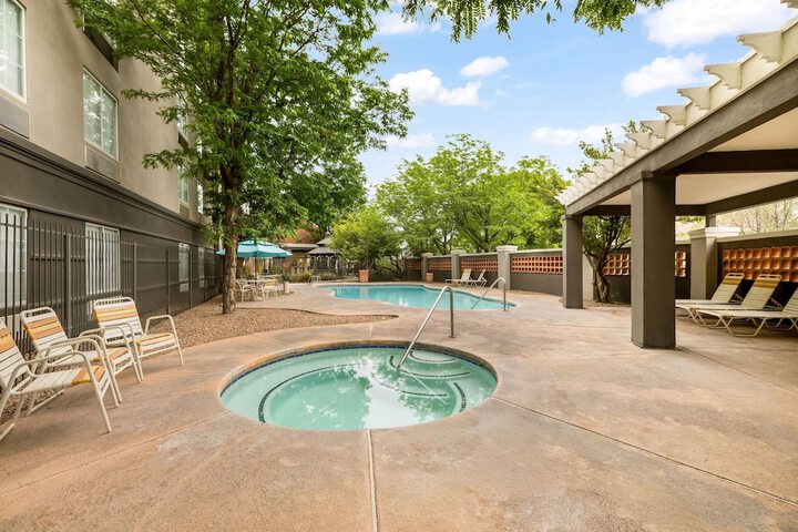 Pools & Facilities