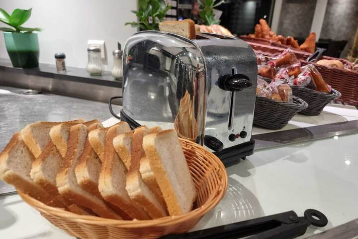 Breakfast/Coffee Service 37 of 72