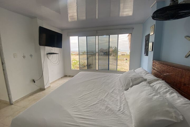 Room 3 of 83