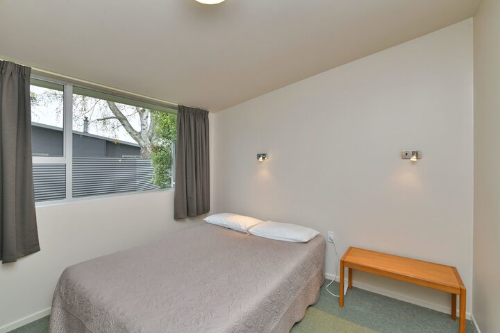 Room 12 of 64