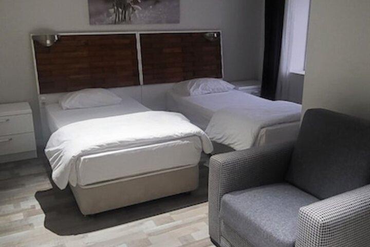 Room 9 of 19